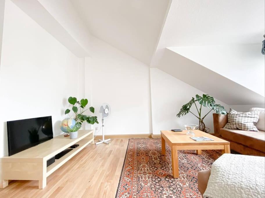 Schoene Ferienwohnung Mit Blick Ueber Stadtwald ไลป์ซิก ภายนอก รูปภาพ